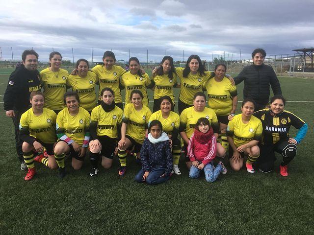 Bernasconi con plantel completo dio inicio a esta nueva liga femenina