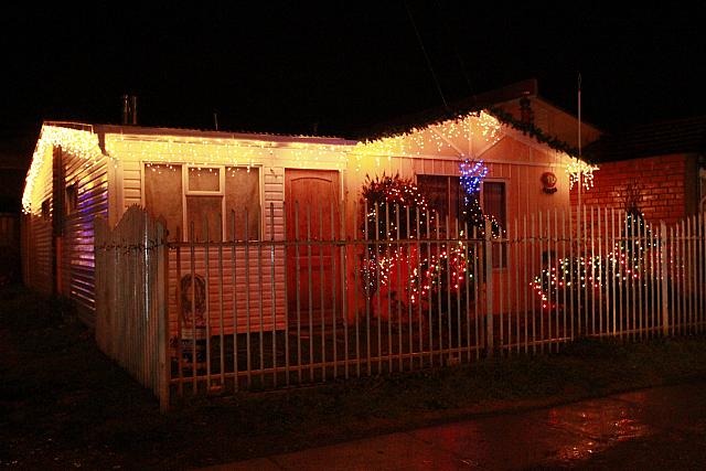 Casas con adornos navideños General Medina 0190 BB10