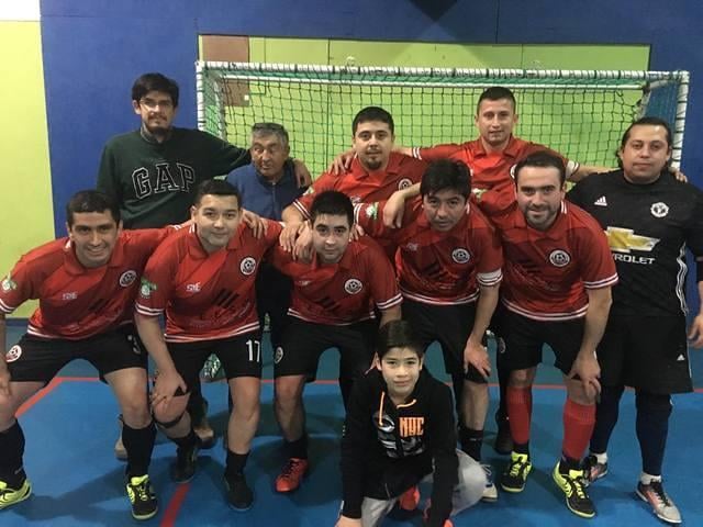 Tercer Tiempo goleó 8-3 a Manada para ser líder exclusivo del grupo B