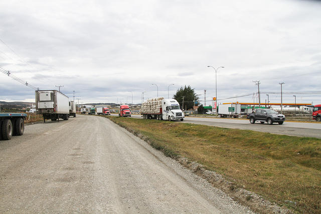 JCS Camiones mal estacionados-8500.jpg