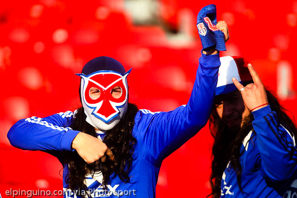 Hinchas llegando al estadio