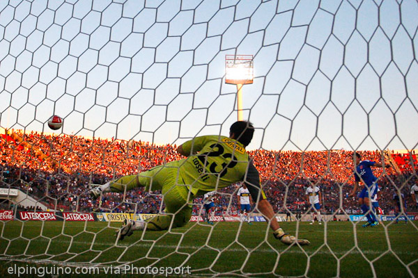 La U se impuso ante los cruzados