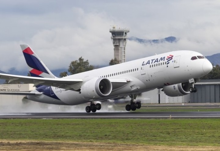 Latam ofrece una nueva opción de viaje sin equipaje de mano | ELPINGUINO.COM