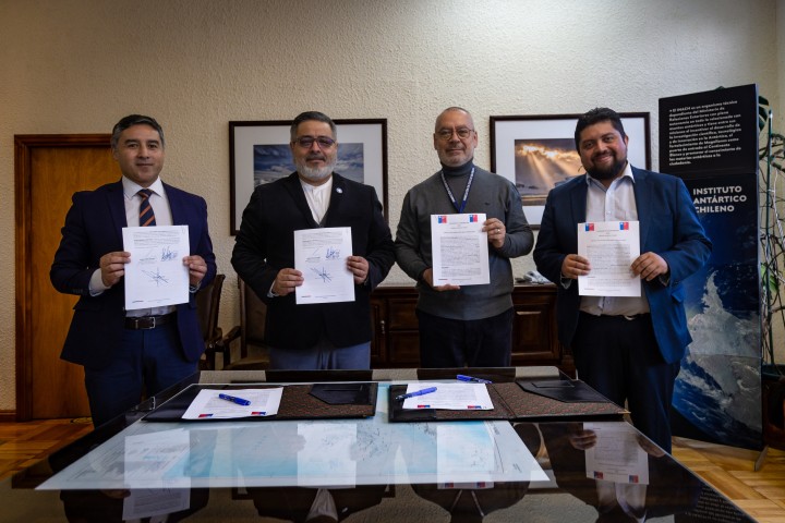 Inach y SLEP Magallanes firman convenio para incorporar temática antártica en el currículum escolar 