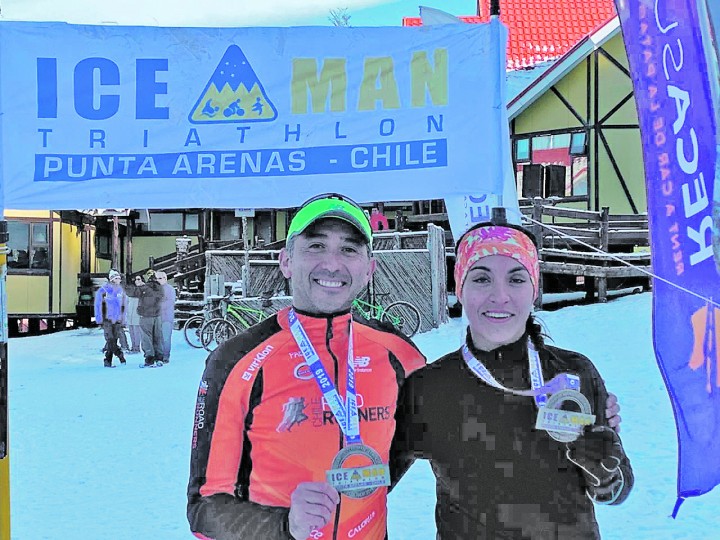 Deportistas desafiaron el frío en el Iceman Triathlon