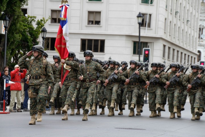 Tradiciones de domingo en la Plaza de Armas Benjamín Muñoz Gamero
