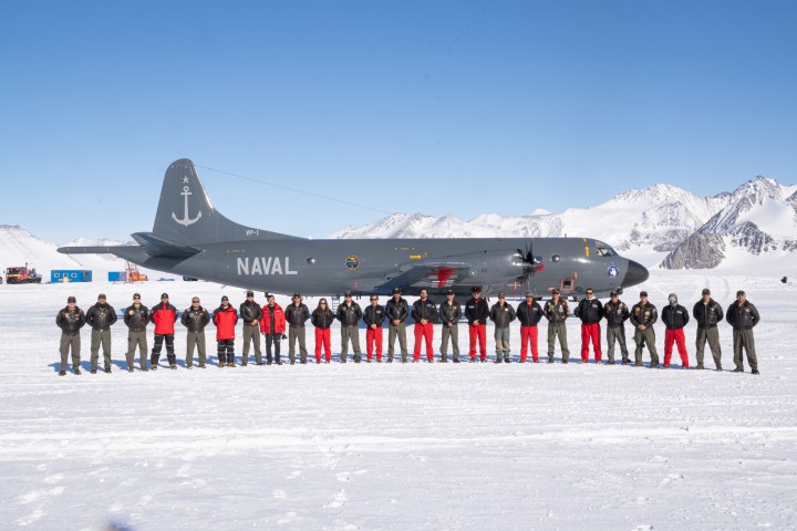 Avión aeronaval marcó un hito histórico al llegar a la Estación Polar